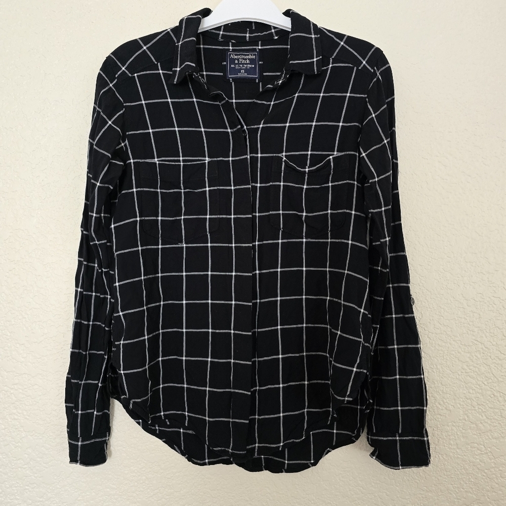 Abercrombie & Fitch XS Viscose Buttown Down Black/White top